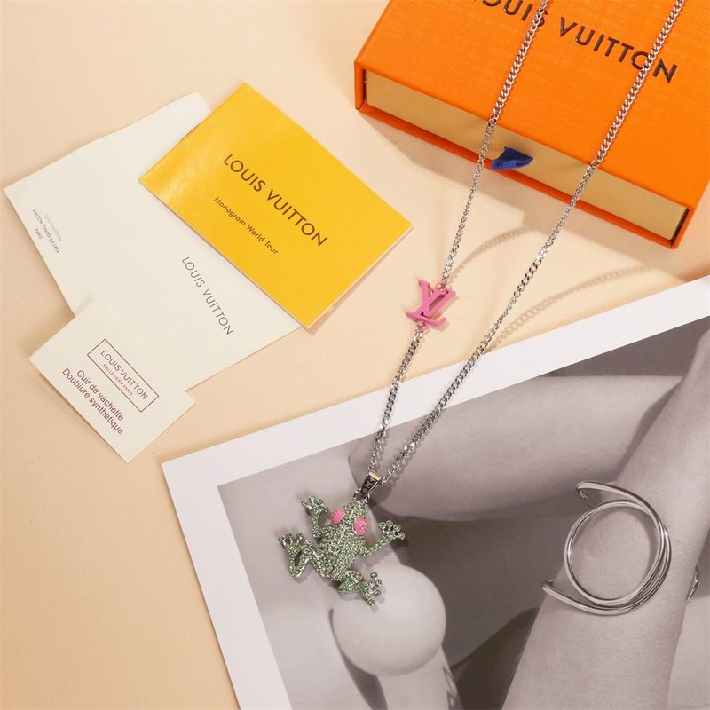 LV Necklace 03lyr633